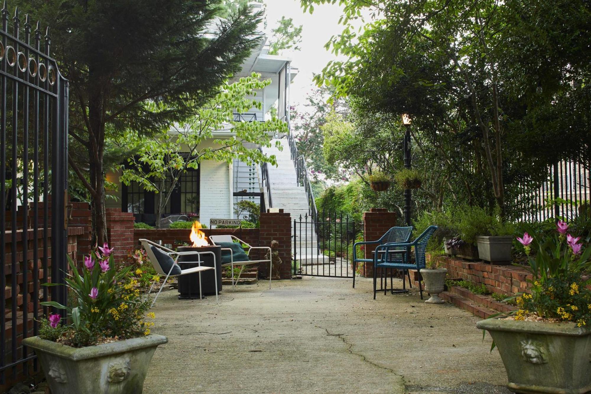 Eden Brae: Historic Southern Gothic Mansion Birmingham Exterior photo
